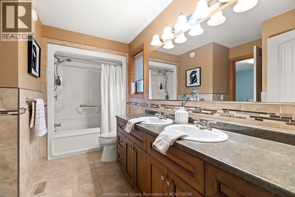 1352 Tecumseh Rd - 26
