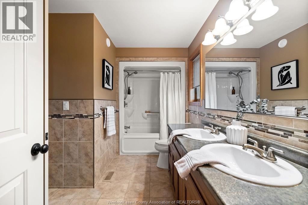 1352 Tecumseh Rd - 27