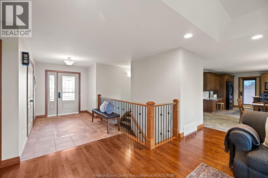 1352 Tecumseh Rd - 9
