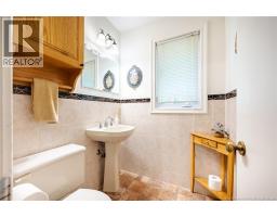 Living room - 560 Squires Street, Fredericton, NB E3B3V4 Photo 11