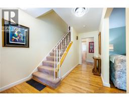 560 Squires Street, photo 4