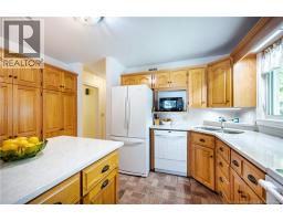 Kitchen - 560 Squires Street, Fredericton, NB E3B3V4 Photo 9