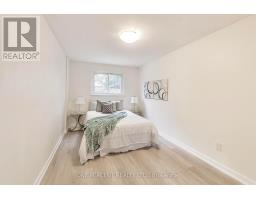 1270 Pallatine Drive, Oakville, ON L6H1Z2 Photo 12