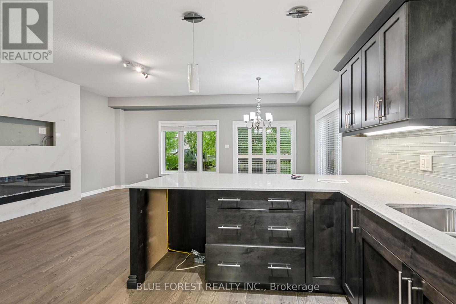 #135 1924 Cedarhollow Boulevard, London North (North D), Ontario, N5X0K3, London North (North D), Ontario — photo 4 of 5