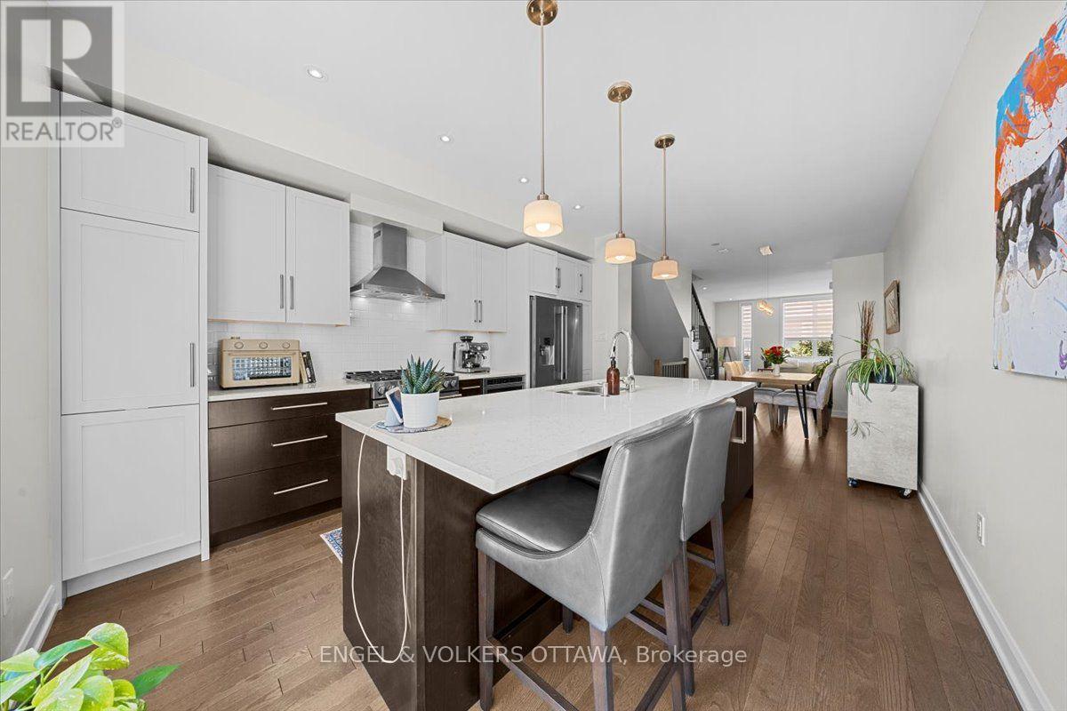 523 DE MAZENOD AVENUE - 21