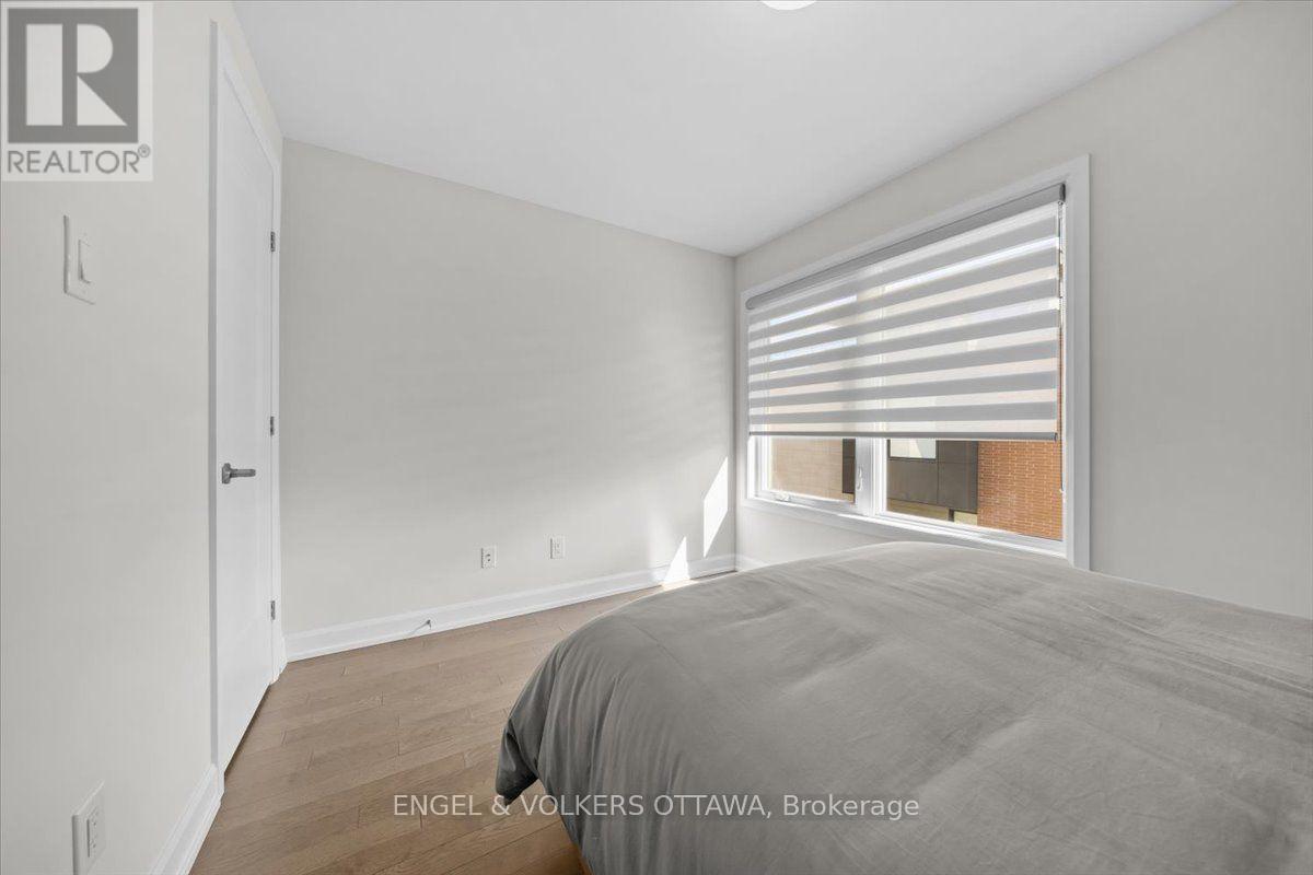 523 DE MAZENOD AVENUE - 31