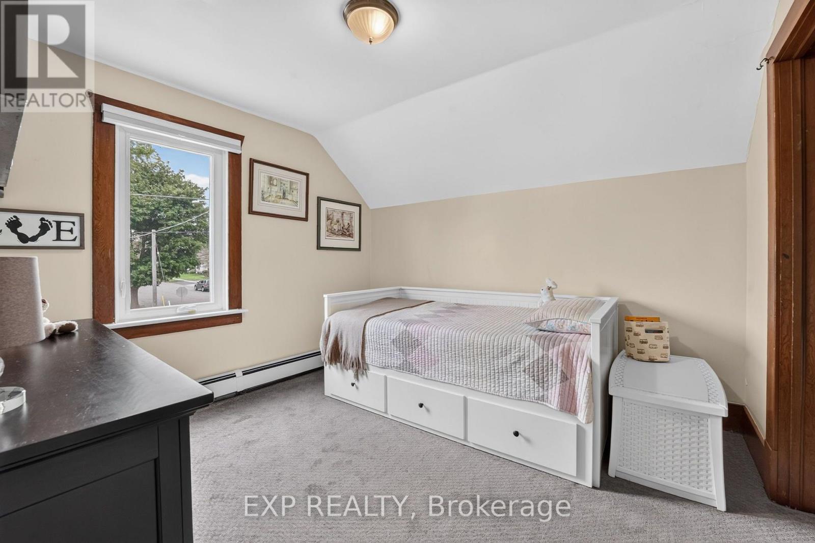 888 STEELE STREET - Image 25