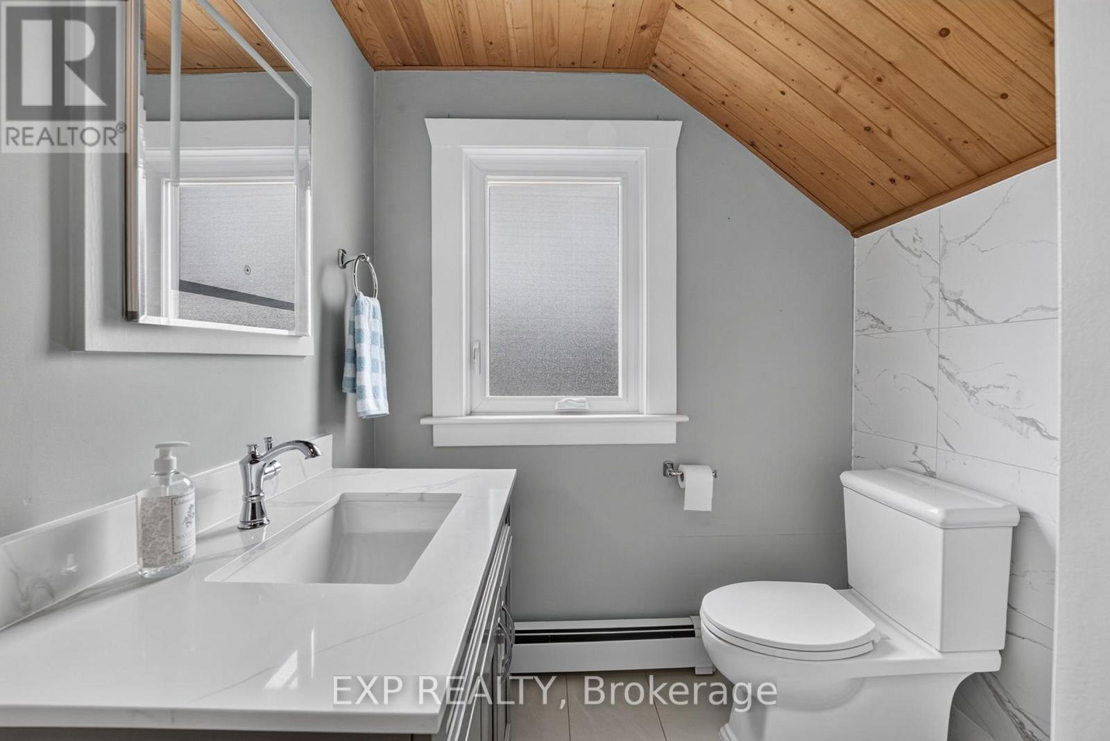 888 STEELE STREET - Image 31