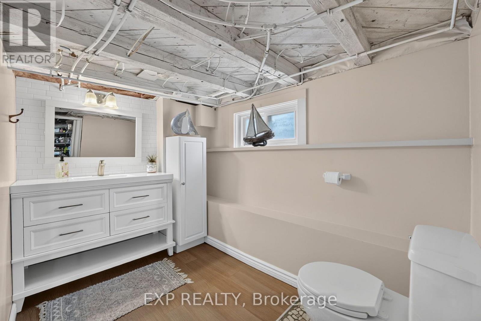 888 STEELE STREET - Image 33