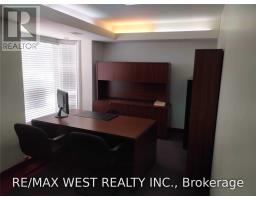 2nd Flr Ne - 1015 Bloor Street W, Toronto, ON M6H1M1 Photo 7