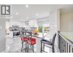 2405 Roxborough Boulevard, Windsor, ON N9E2Z7 Photo 16