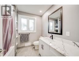 2405 Roxborough Boulevard, Windsor, ON N9E2Z7 Photo 32