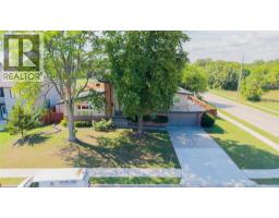 2405 Roxborough Boulevard, Windsor, ON N9E2Z7 Photo 47