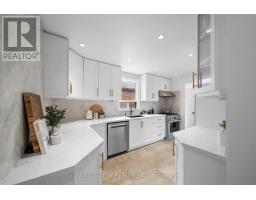 Living room - 69 Squires Avenue, Toronto, ON M4B2R7 Photo 6