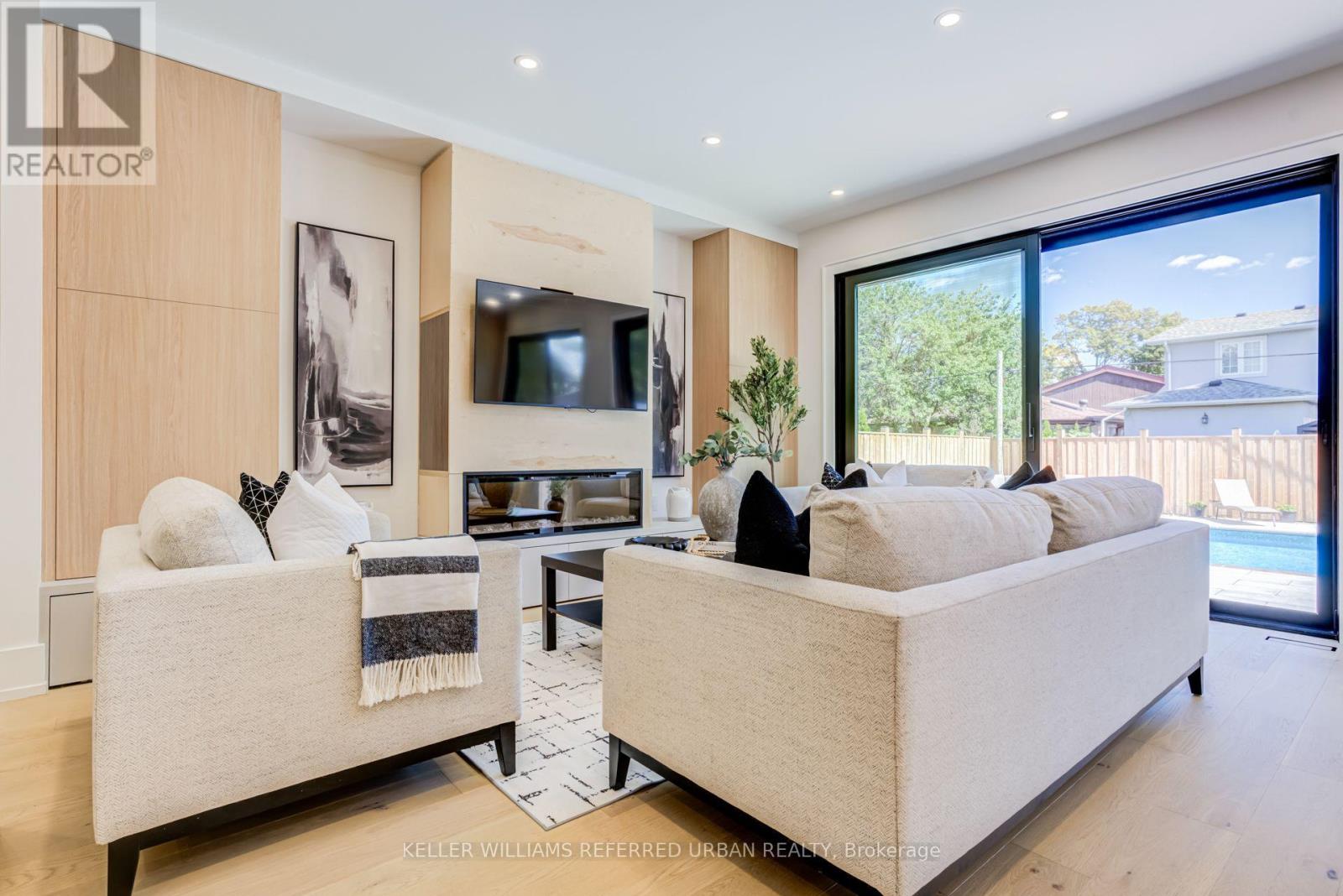 5 BRADBURY CRESCENT - 15