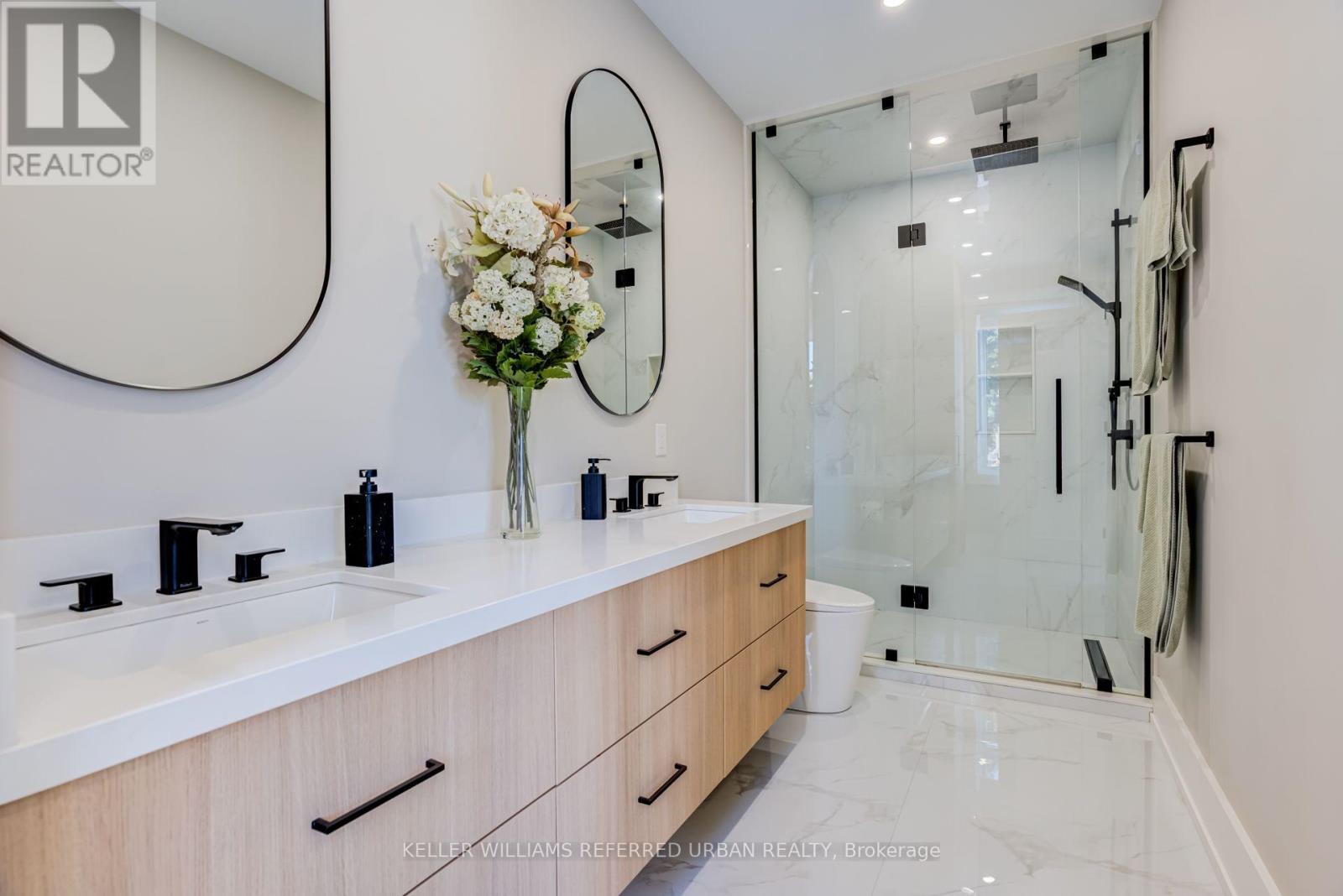5 BRADBURY CRESCENT - 25