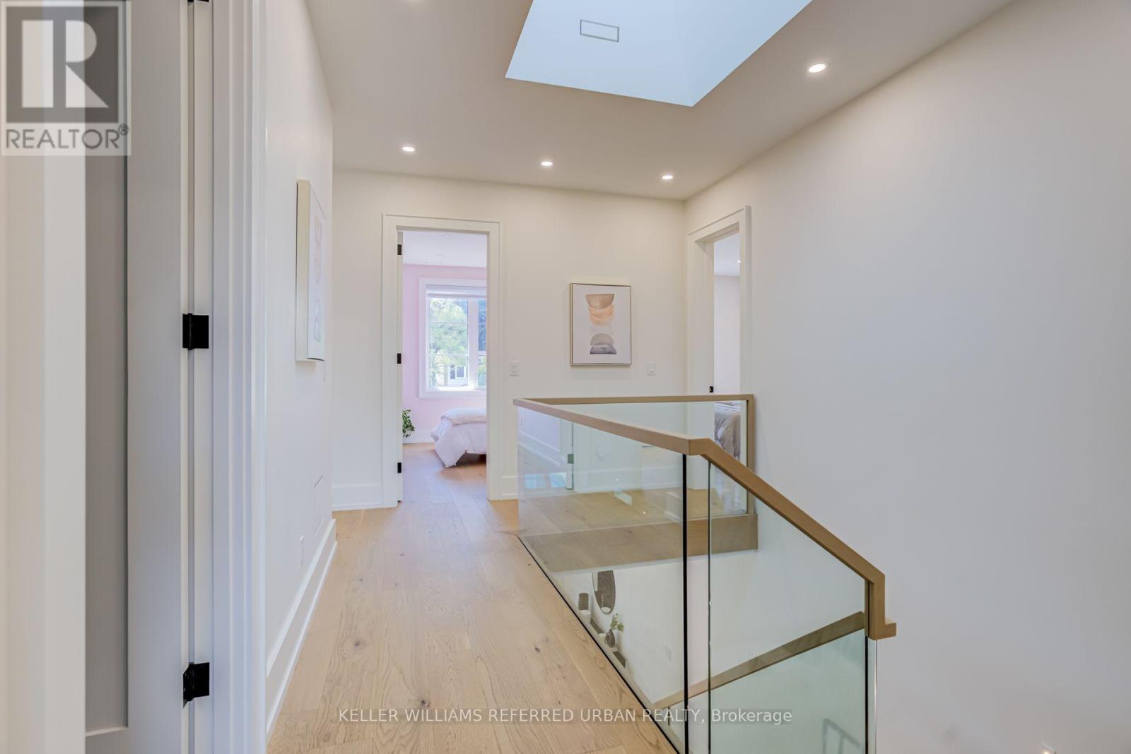 5 BRADBURY CRESCENT - 27