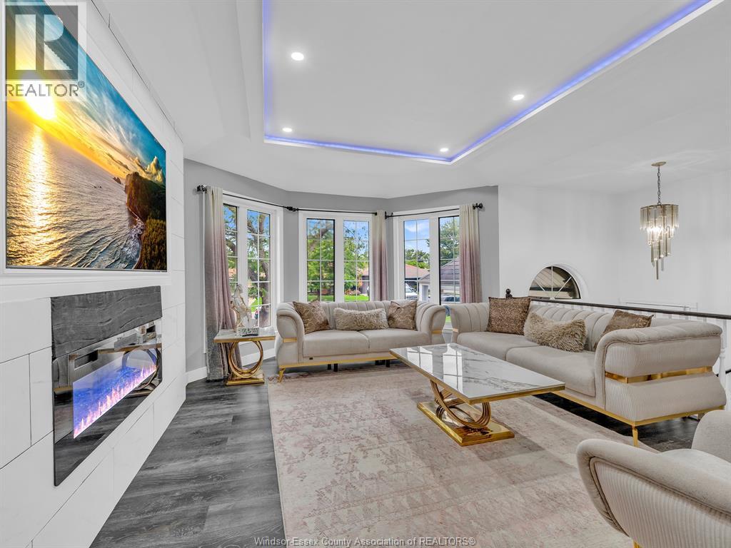 242 GEORGE CRESCENT - 10