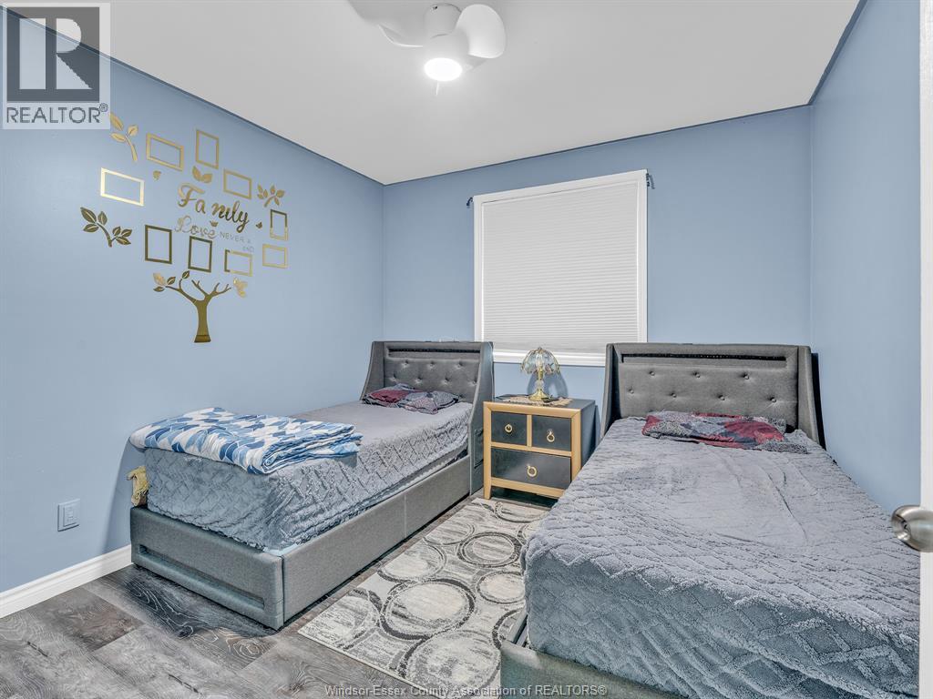 242 GEORGE CRESCENT - 21