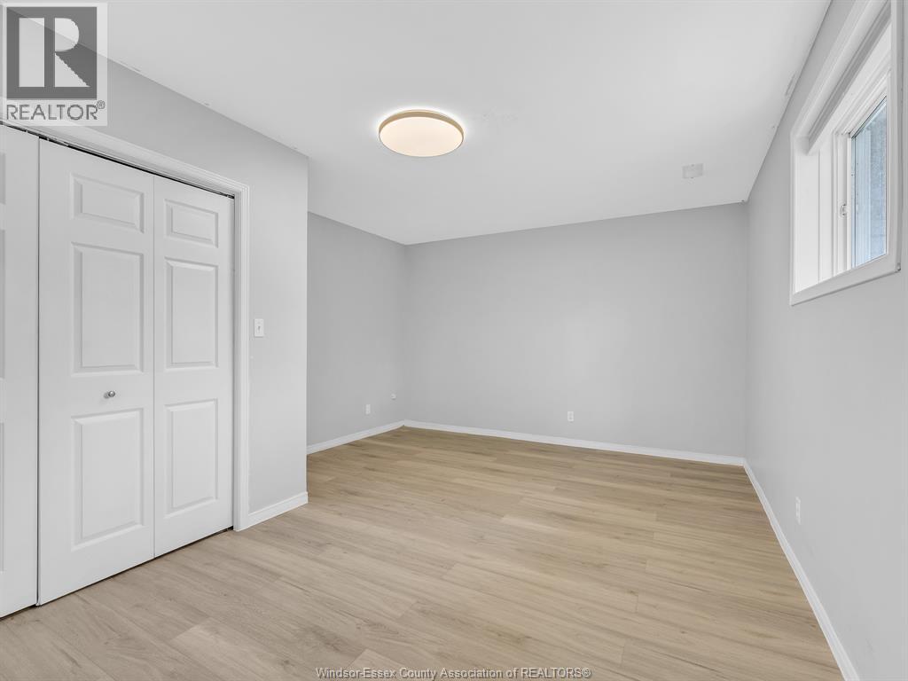 242 GEORGE CRESCENT - Image 27