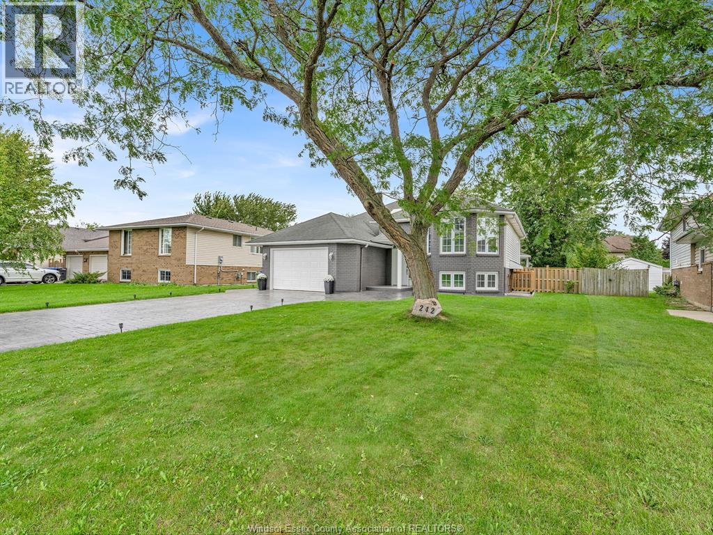 242 GEORGE Crescent, Lakeshore, Ontario, N0R1A0, Lakeshore, Ontario — photo 3 of 5