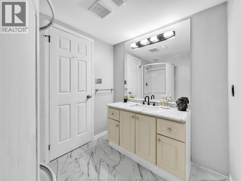 242 GEORGE CRESCENT - 32