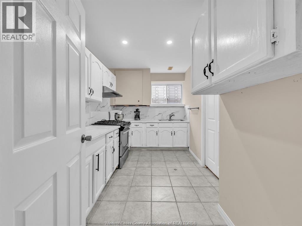 242 GEORGE CRESCENT - 33