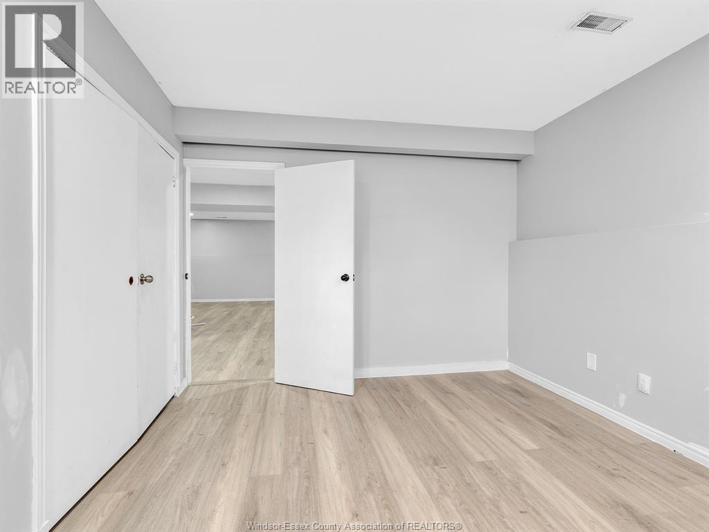 242 GEORGE CRESCENT - 37