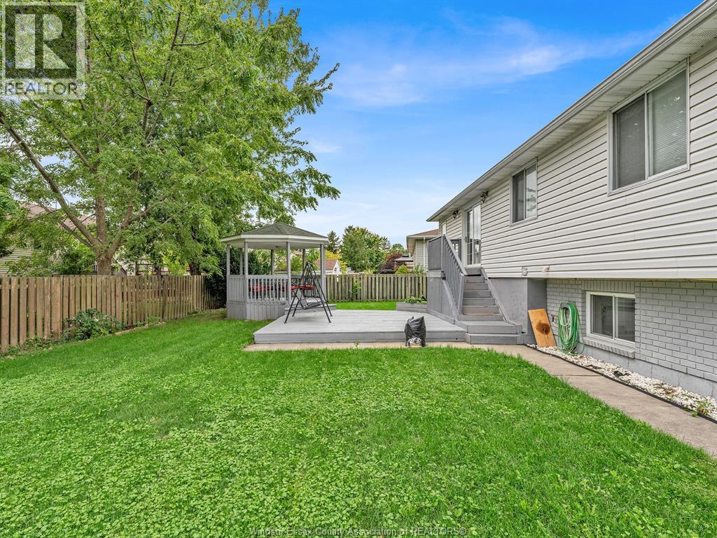242 GEORGE CRESCENT - 40
