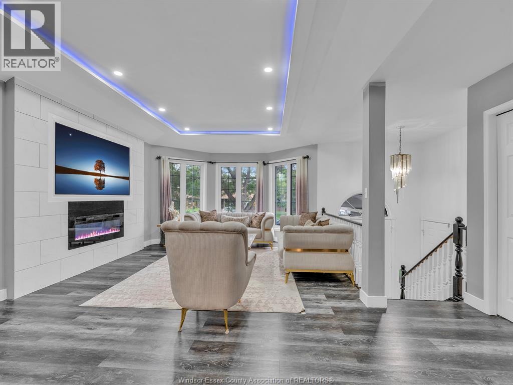 242 GEORGE CRESCENT - 8