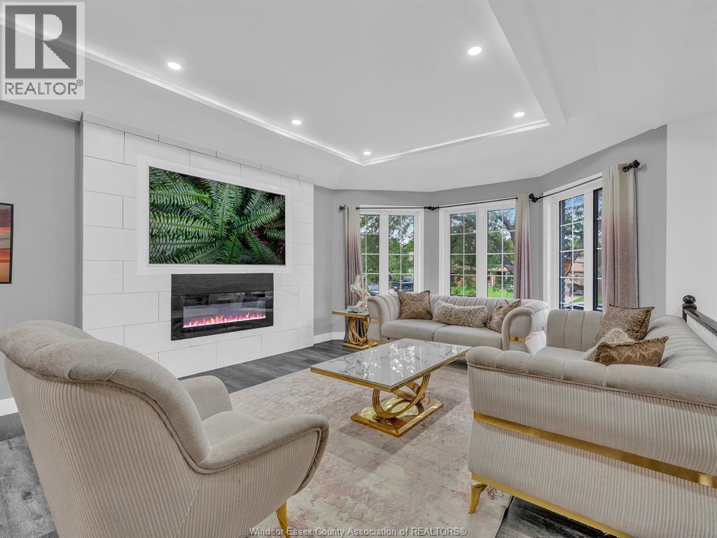 242 GEORGE CRESCENT - 9