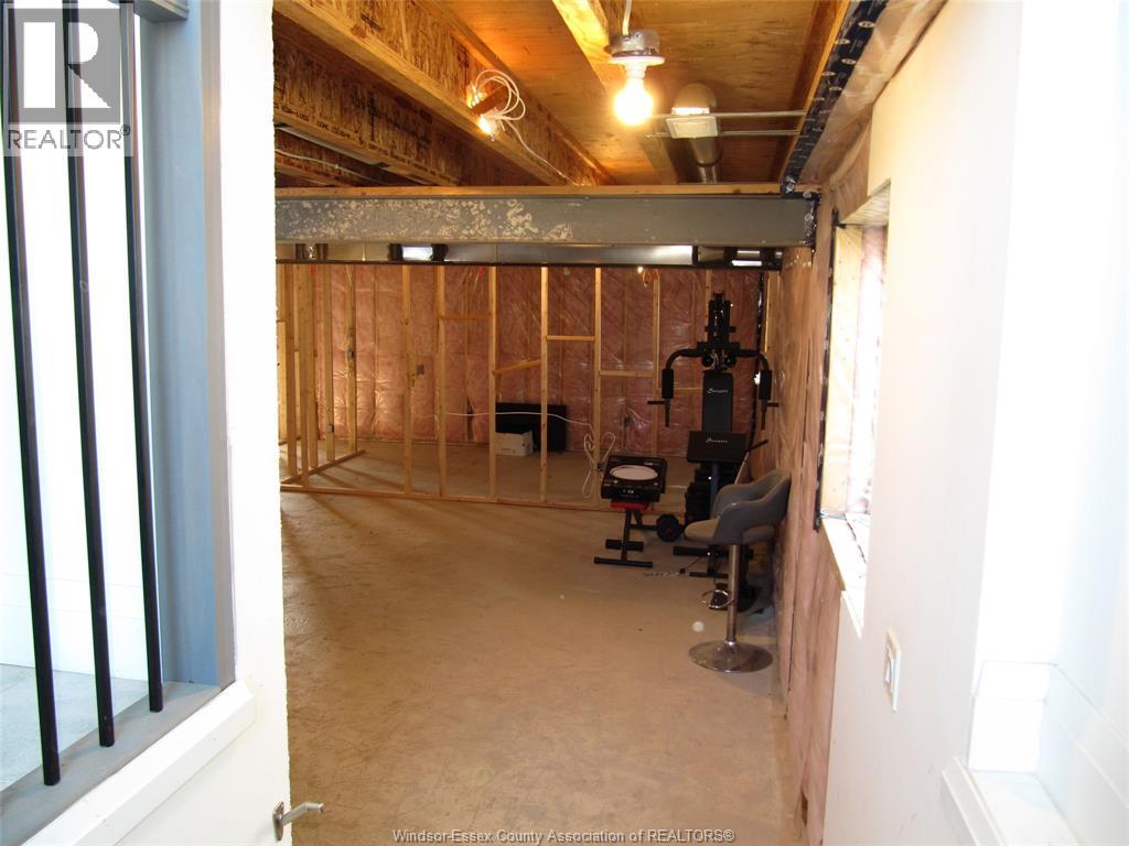 305 Morin Road - 21