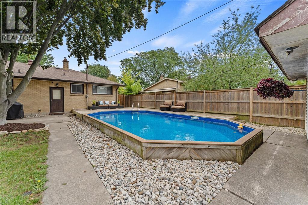 3425 Roxborough BOULEVARD - 34