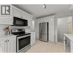 Kitchen - 3425 Roxborough Boulevard, Windsor, ON N9E2Z9 Photo 8