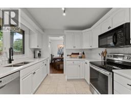 4pc Bathroom - 3425 Roxborough Boulevard, Windsor, ON N9E2Z9 Photo 9
