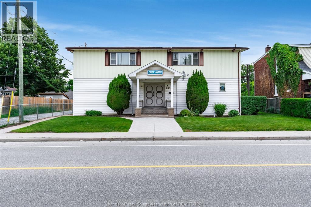 2330-2334 McDougall - 38