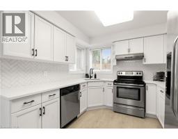 4pc Bathroom - 3 Greencroft Court, Kitchener, ON N2N3H6 Photo 9