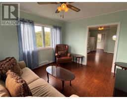 3 Robbins Road thumbnail 17