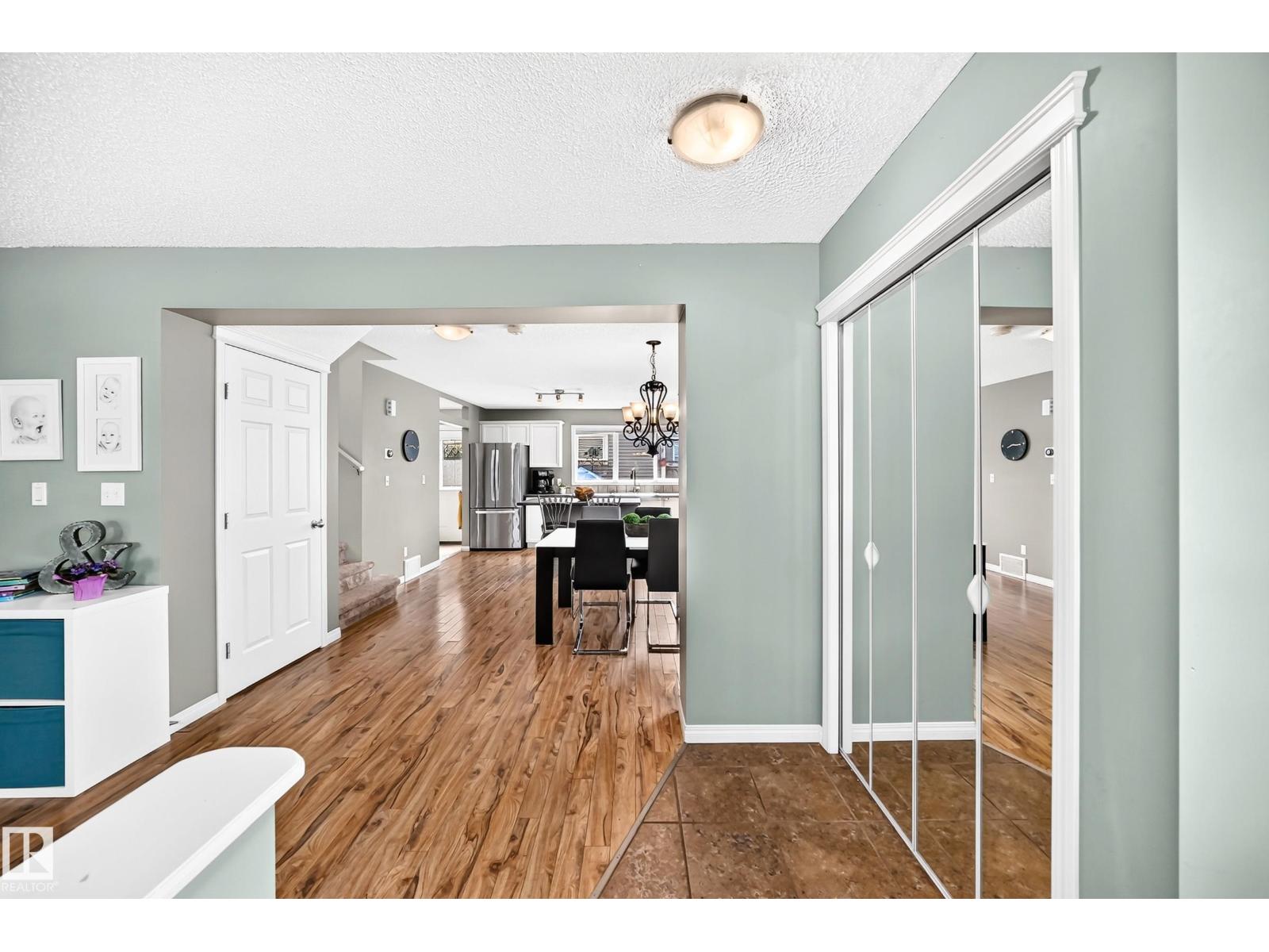 7839 14 AV SW - 8