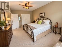 40 Stornoway Crescent N, Huron East, ON N0K1W0 Photo 12