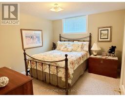 40 Stornoway Crescent N, Huron East, ON N0K1W0 Photo 23