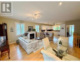 40 Stornoway Crescent N, Huron East, ON N0K1W0 Photo 8