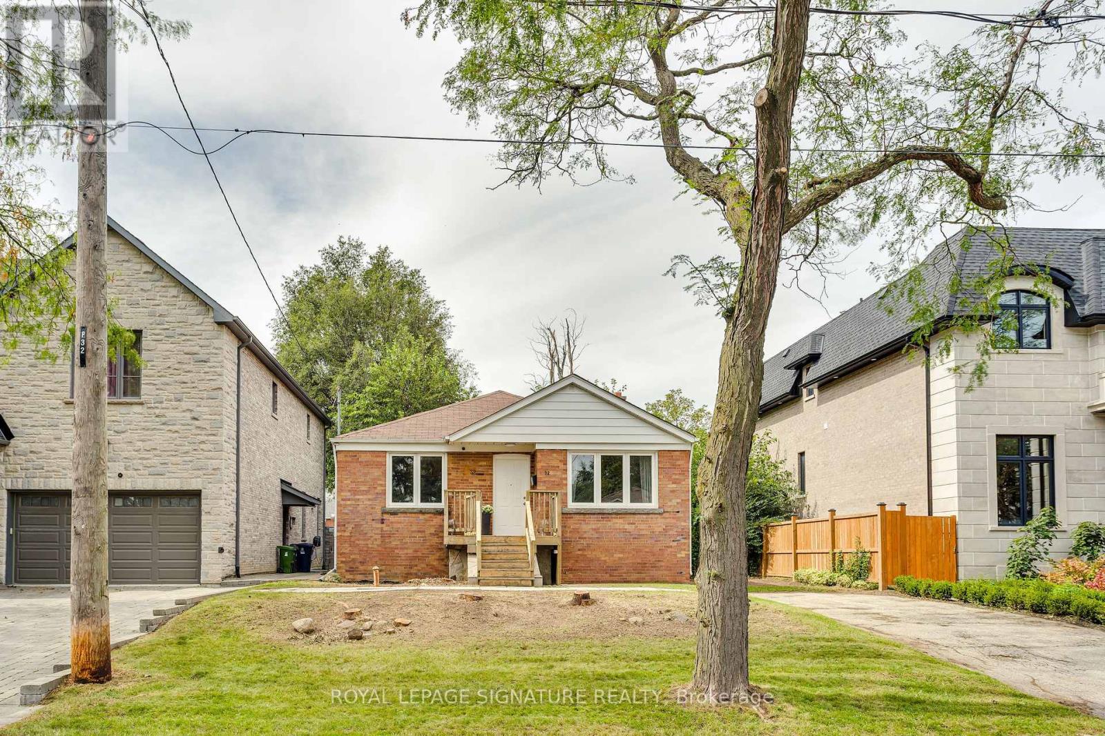 32 WIGAN CRESCENT - 1