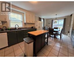 42 EastValley Road thumbnail 2