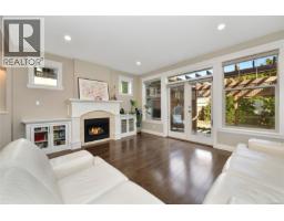 Kitchen - 1059 Clare St, Victoria, BC V8S4B5 Photo 14