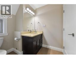 1059 Clare St, Victoria, BC V8S4B5 Photo 32