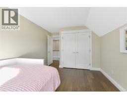 1059 Clare St, Victoria, BC V8S4B5 Photo 36