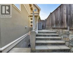 1059 Clare St, Victoria, BC V8S4B5 Photo 38