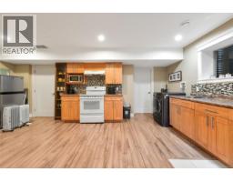 1059 Clare St, Victoria, BC V8S4B5 Photo 41