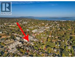 1059 Clare St, Victoria, BC V8S4B5 Photo 44